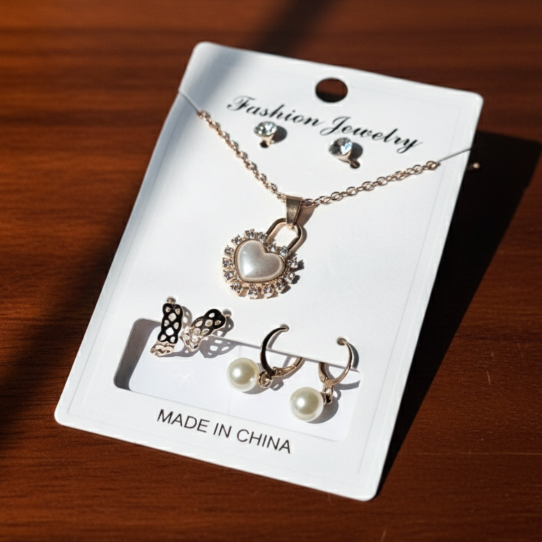 12 Collares con dije brillos $6.12 c/u