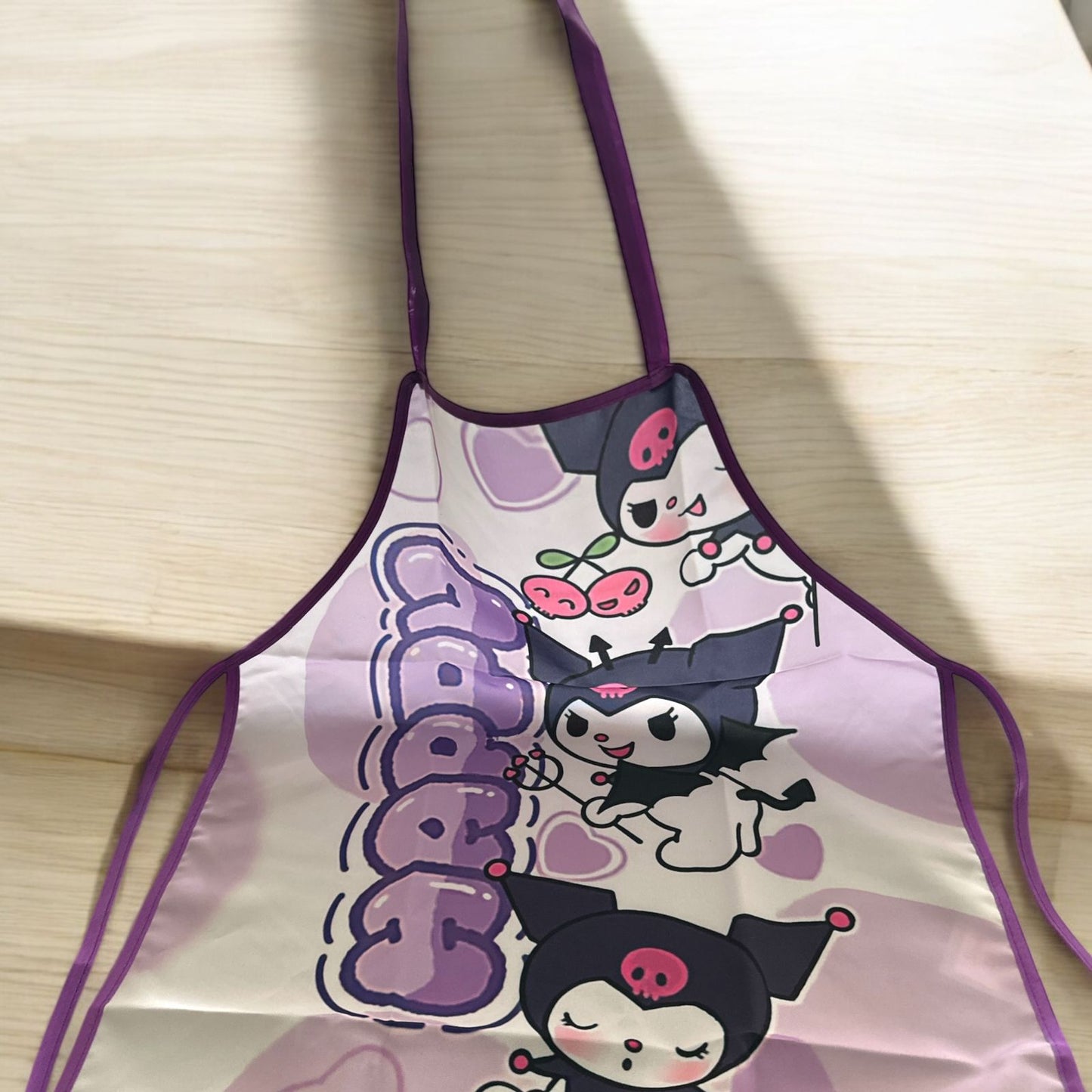 3 Delantal y Mangas Infantiles Kuromi $45 c/u