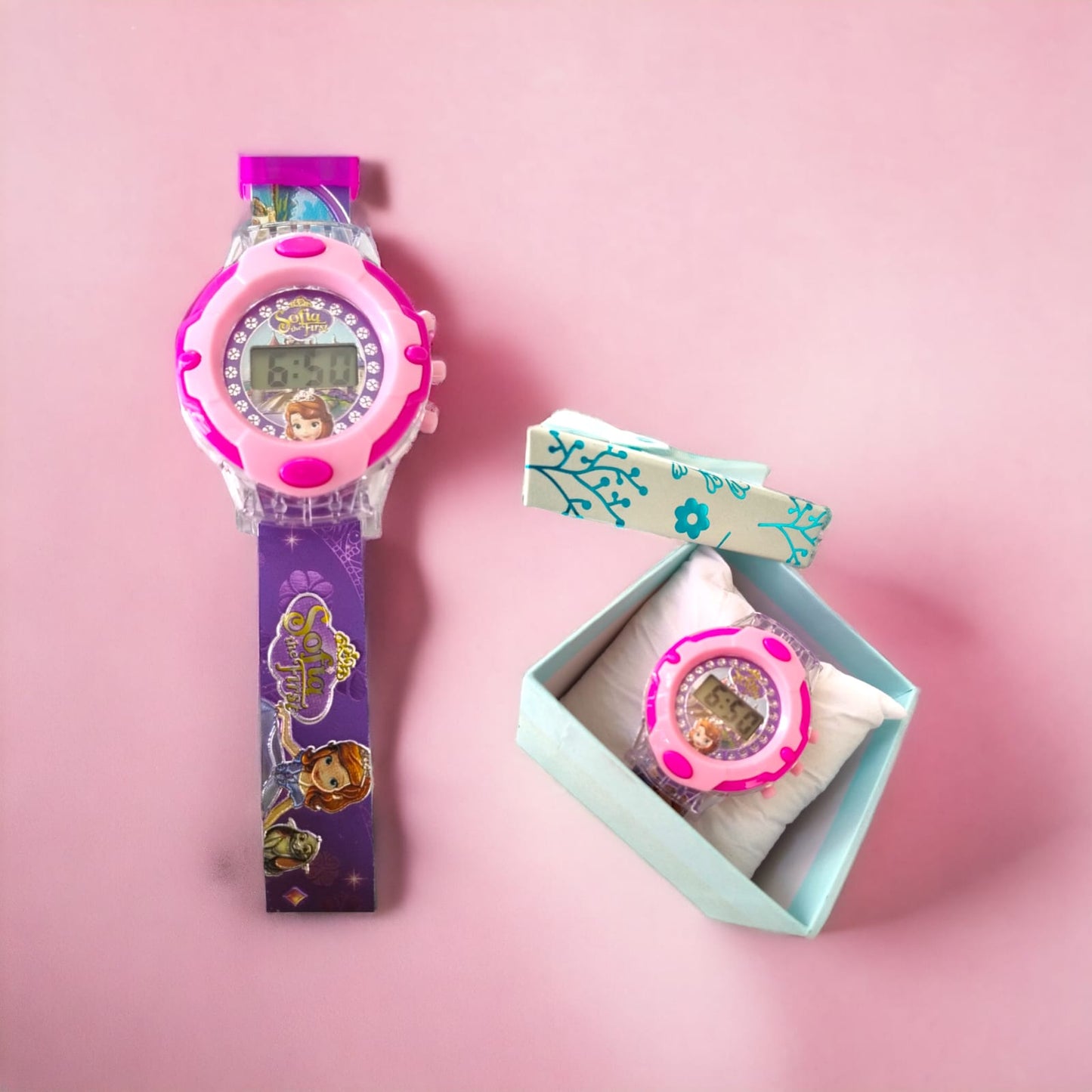 12 Relojes licencias caricaturas $26.52c/u