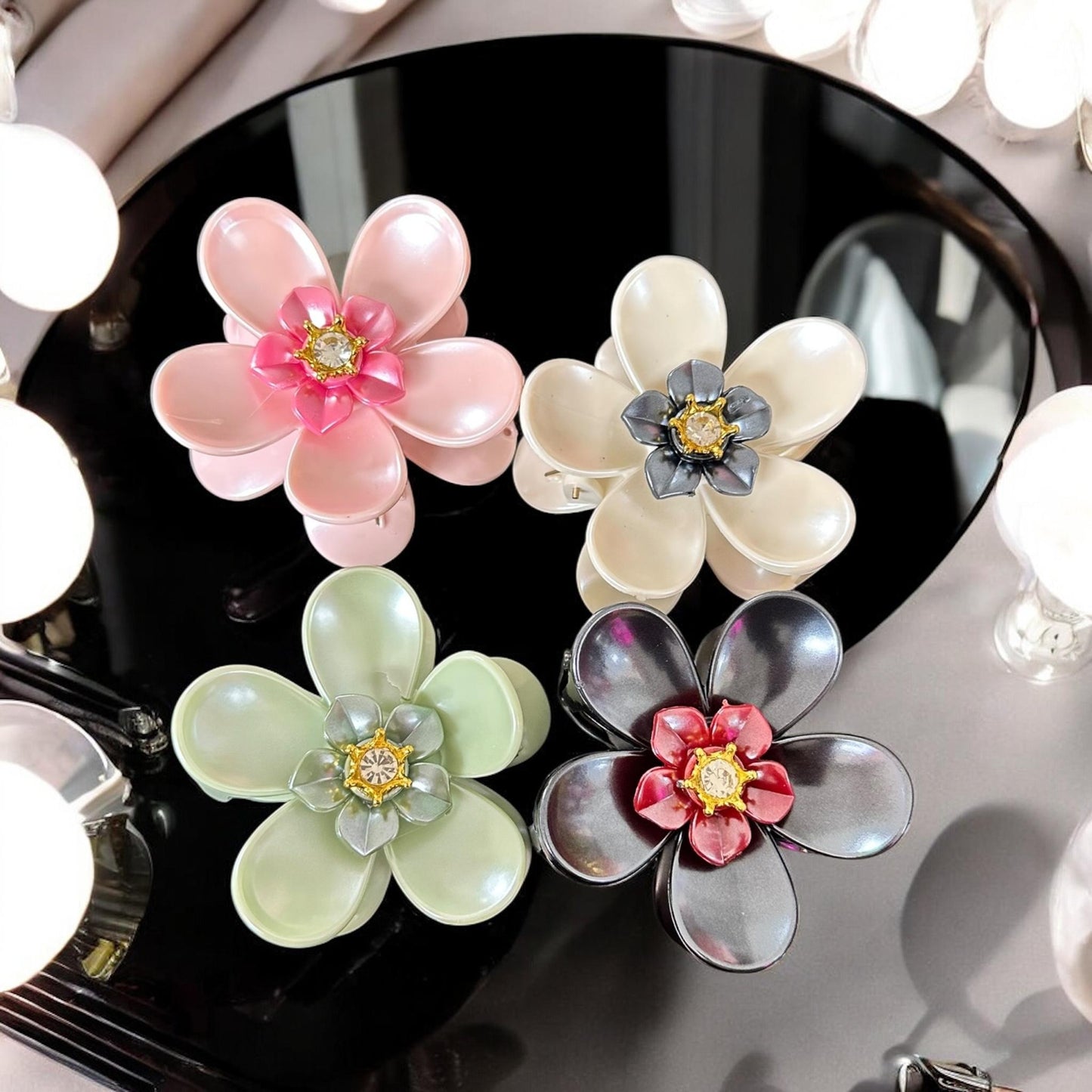 12 Pinzas Flores Dobles con Pedreria en el Centro $16.5 c/u