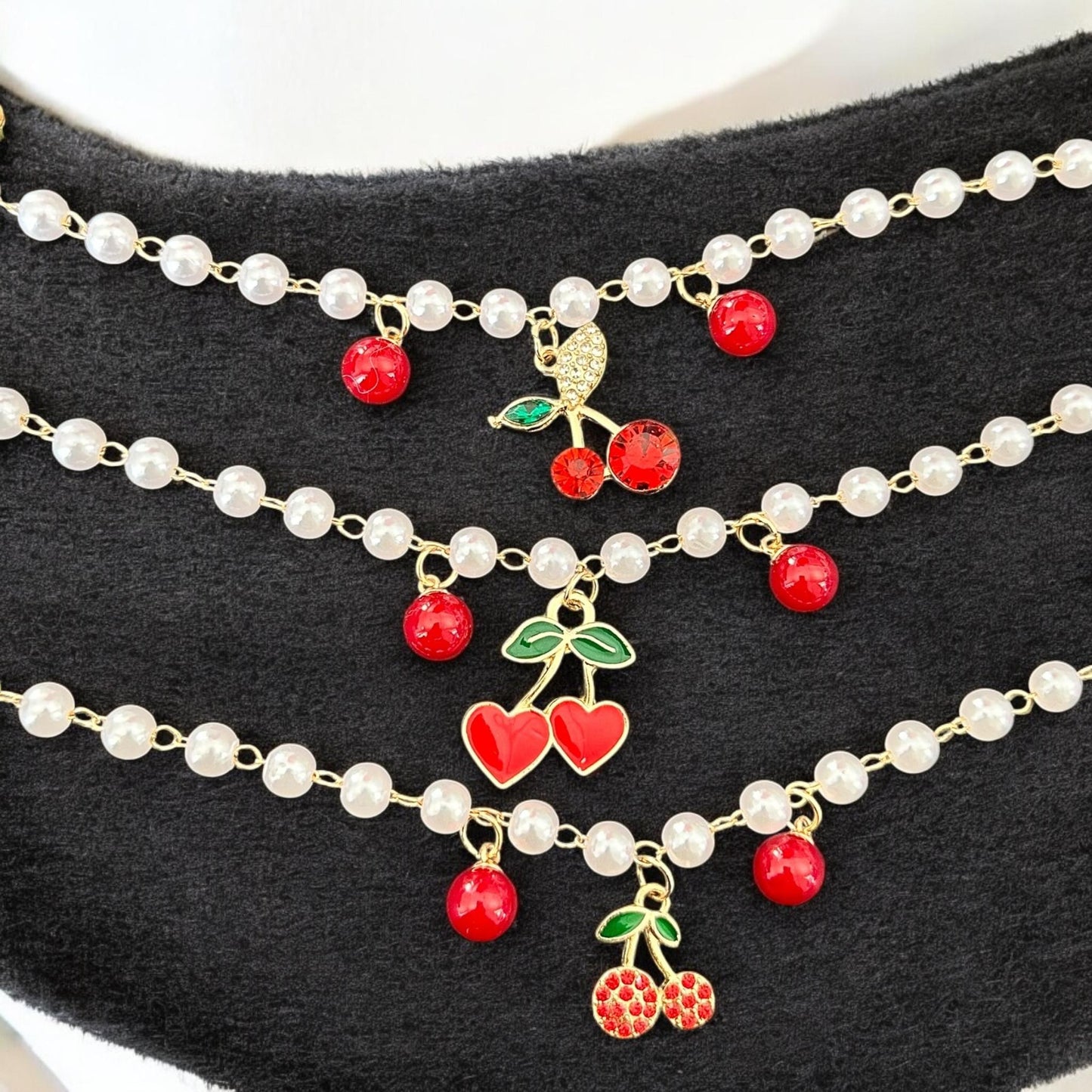 12 Pulseras Cherry con Dije, Perlas $12 c/u