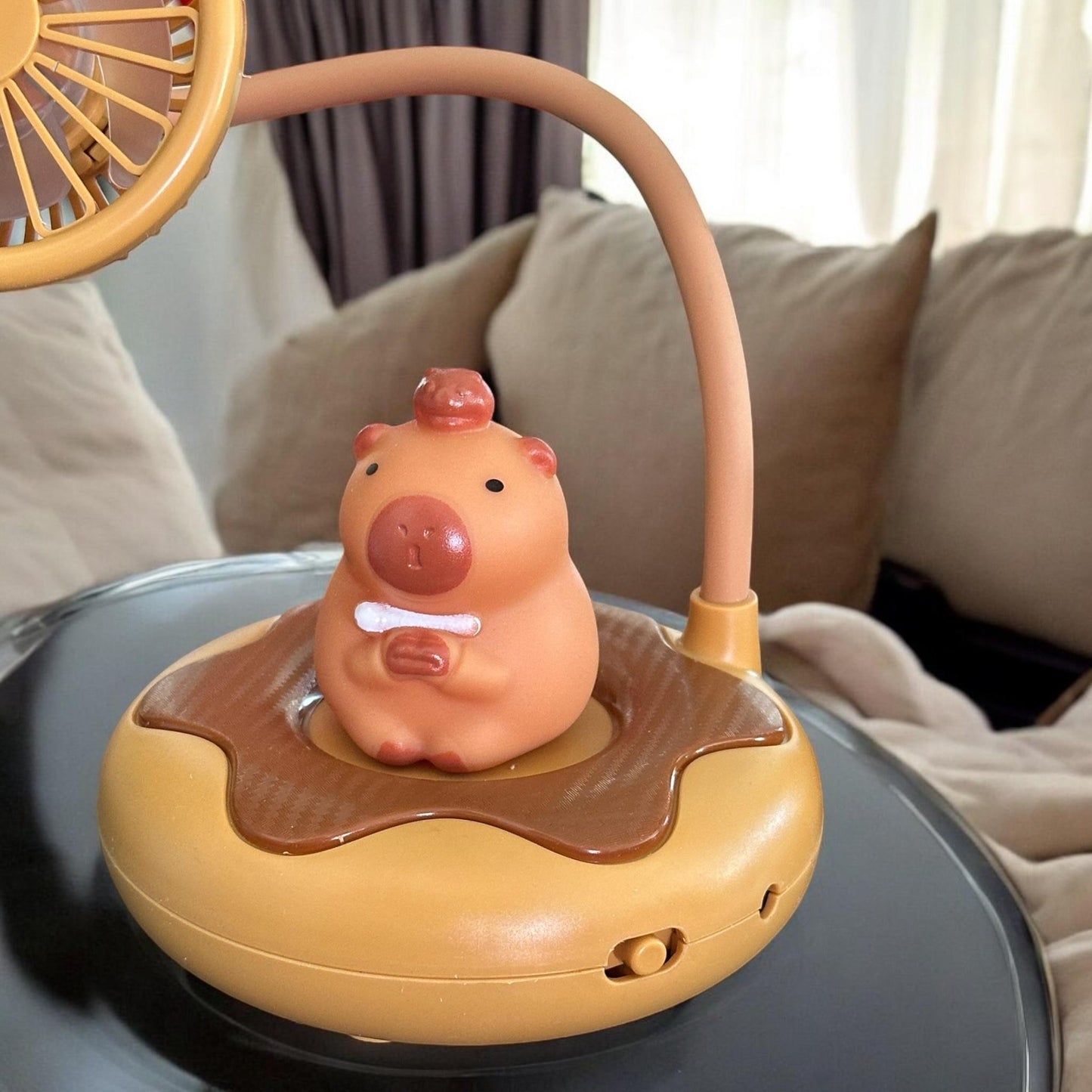 Capibara Lampara Ventilador 2 en 1 con Stickers