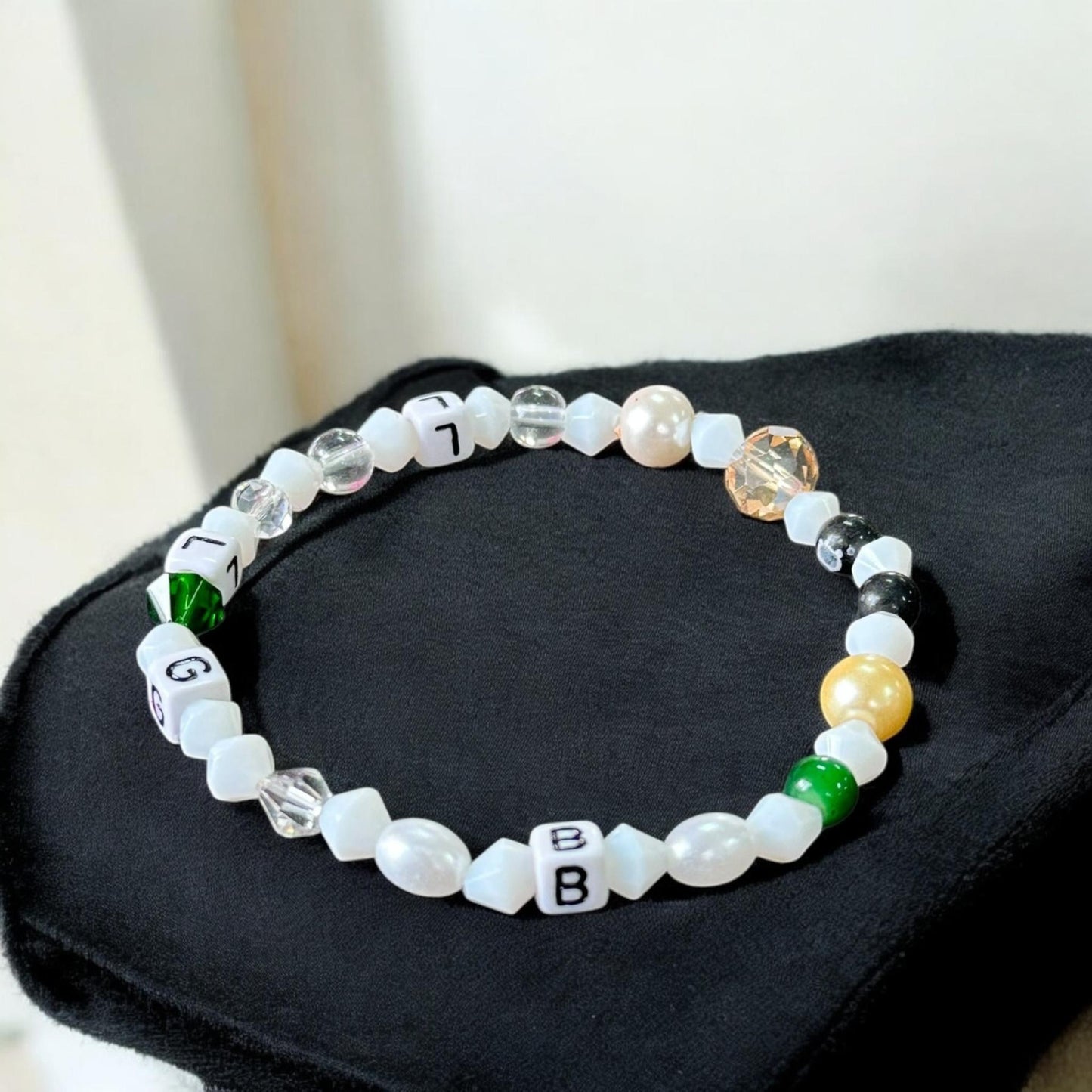 12 Pulseras Letras y Pedreria $3.9 c/u