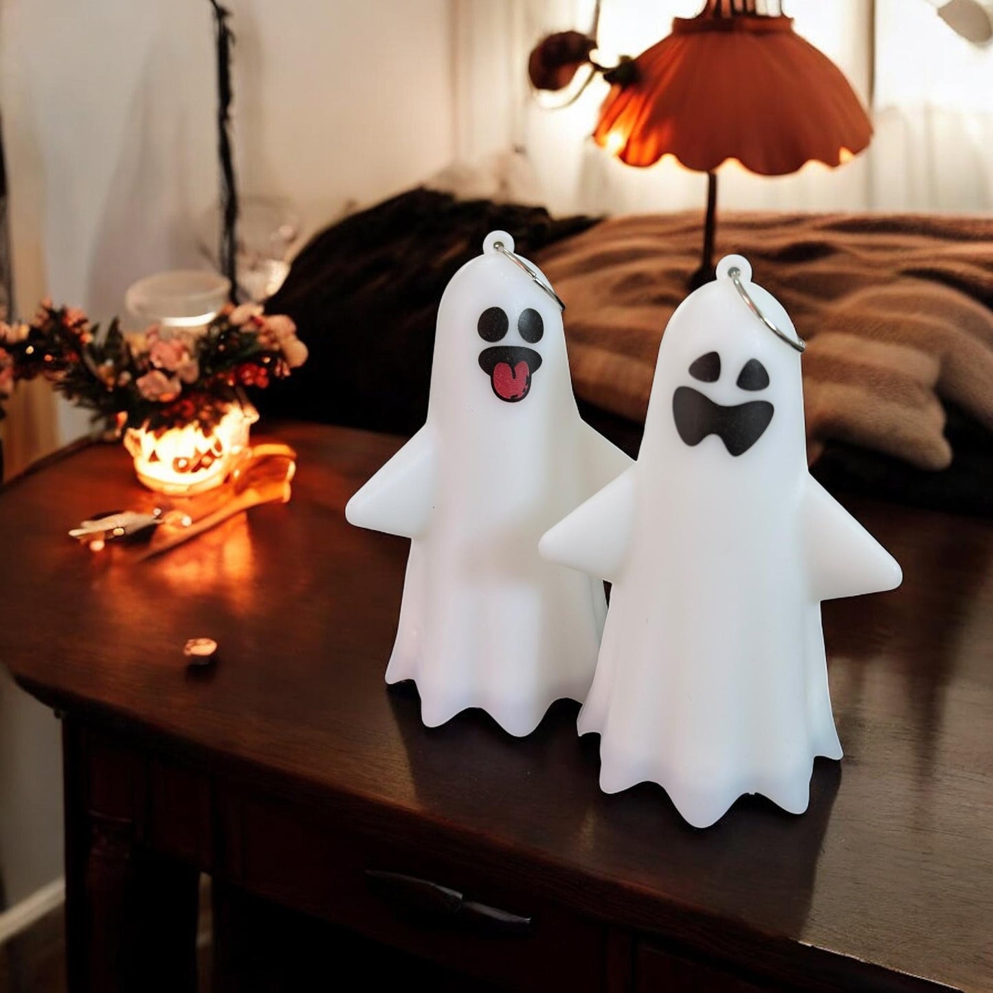 Fantasma Colgante con Luz Amarilla