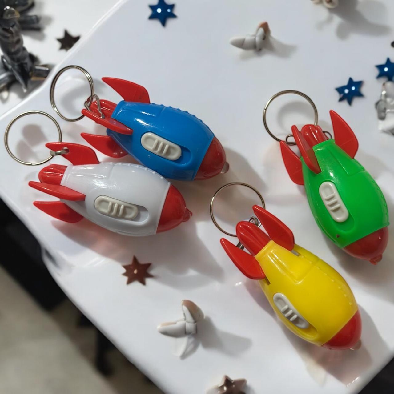12 Llaveros Nave Espacial con Luz $4.5 c/u