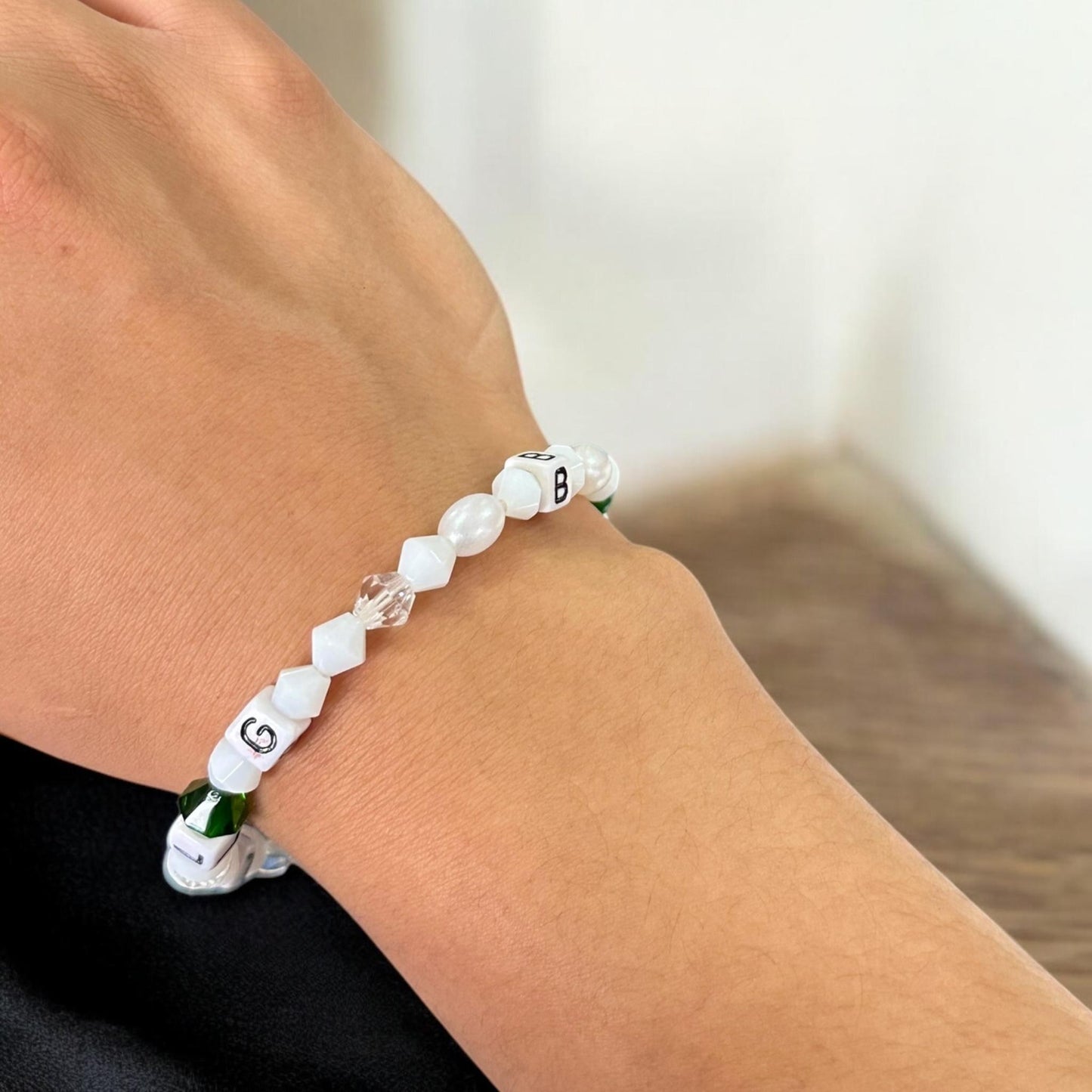 12 Pulseras Letras y Pedreria $3.9 c/u