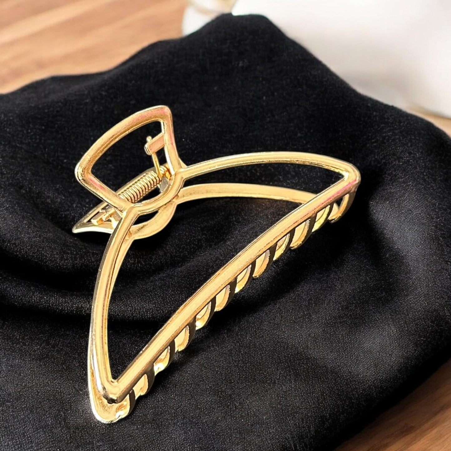 12 Pinzas Doradas Figuras metalicas Grandes $19 c/u