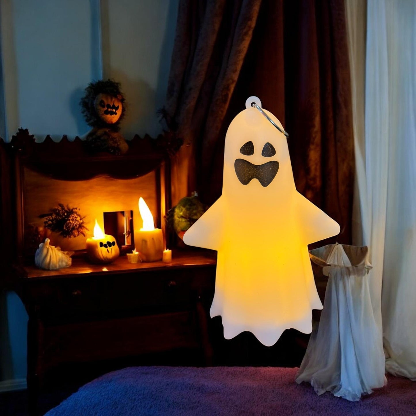 Fantasma Colgante con Luz Amarilla