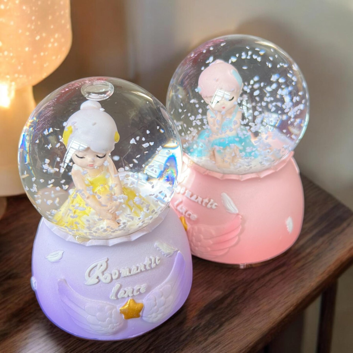 Mini Bola de Nieve Alitas con Luz