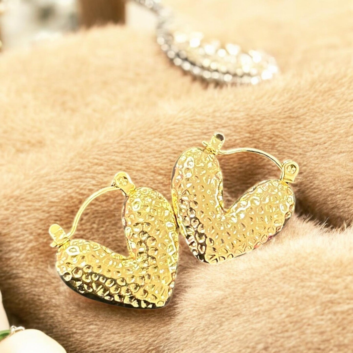 12 Pares de Aretes Dorados Figuras Acero $14 c/u