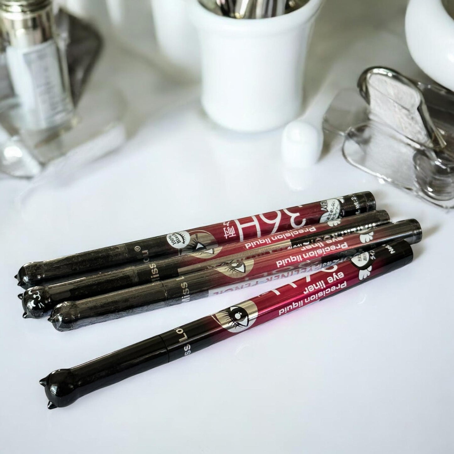 24 Delineadores Gatito para Ojos 36H $7 c/u