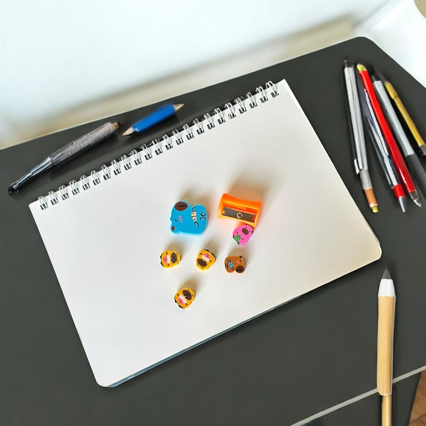 12 Sets de Papeleria Gomas y Sacapuntas $4.95 c/u