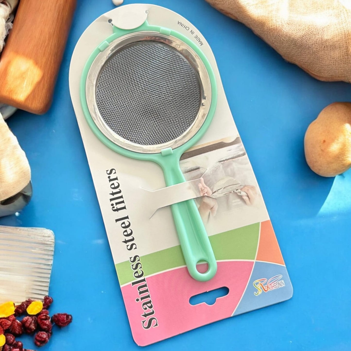 6 Coladores de metal con mago de colores $13.9 c/u