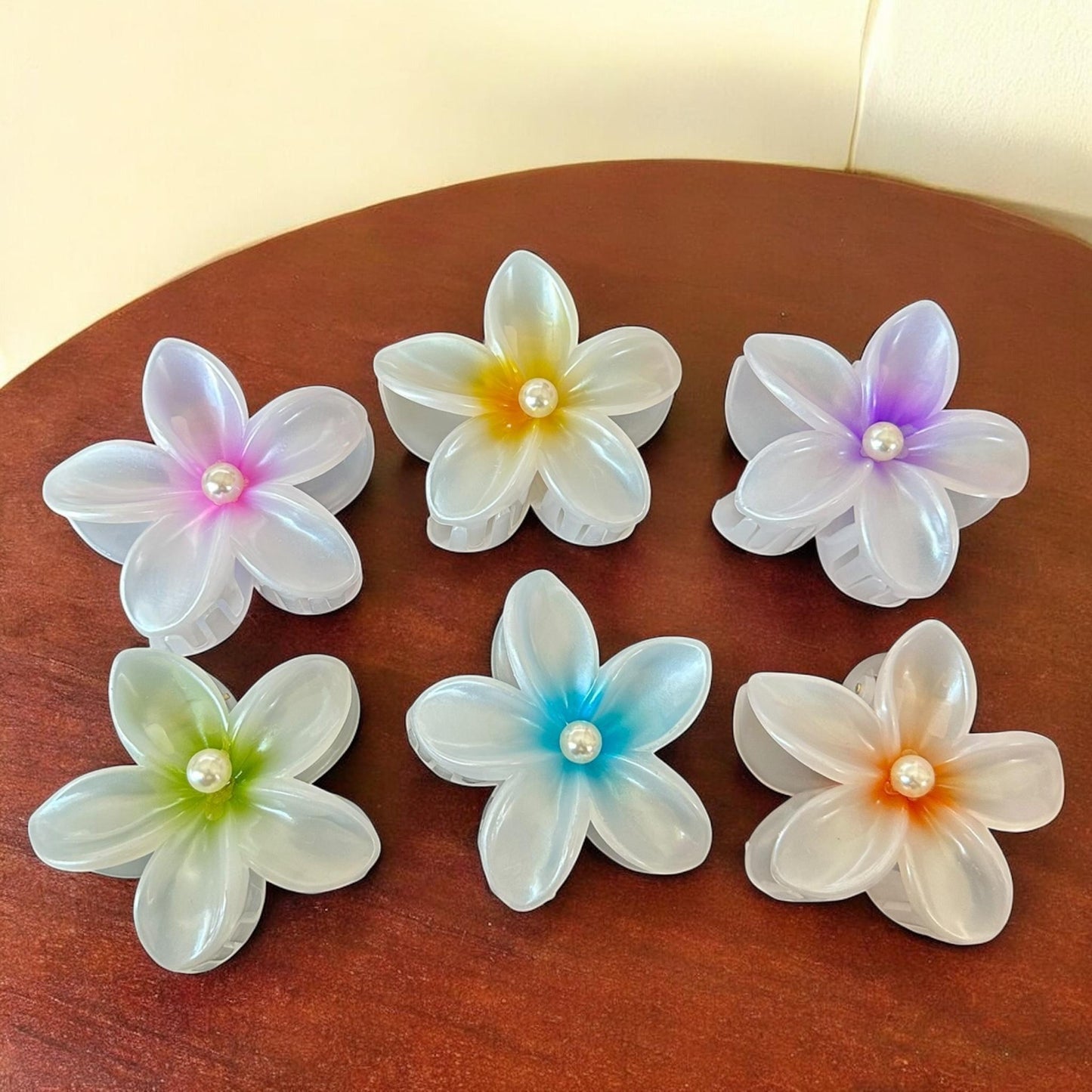 12 Pinzas Hawaiinas Cristalinas/Aperladas con Pedreria $13.5 c/u