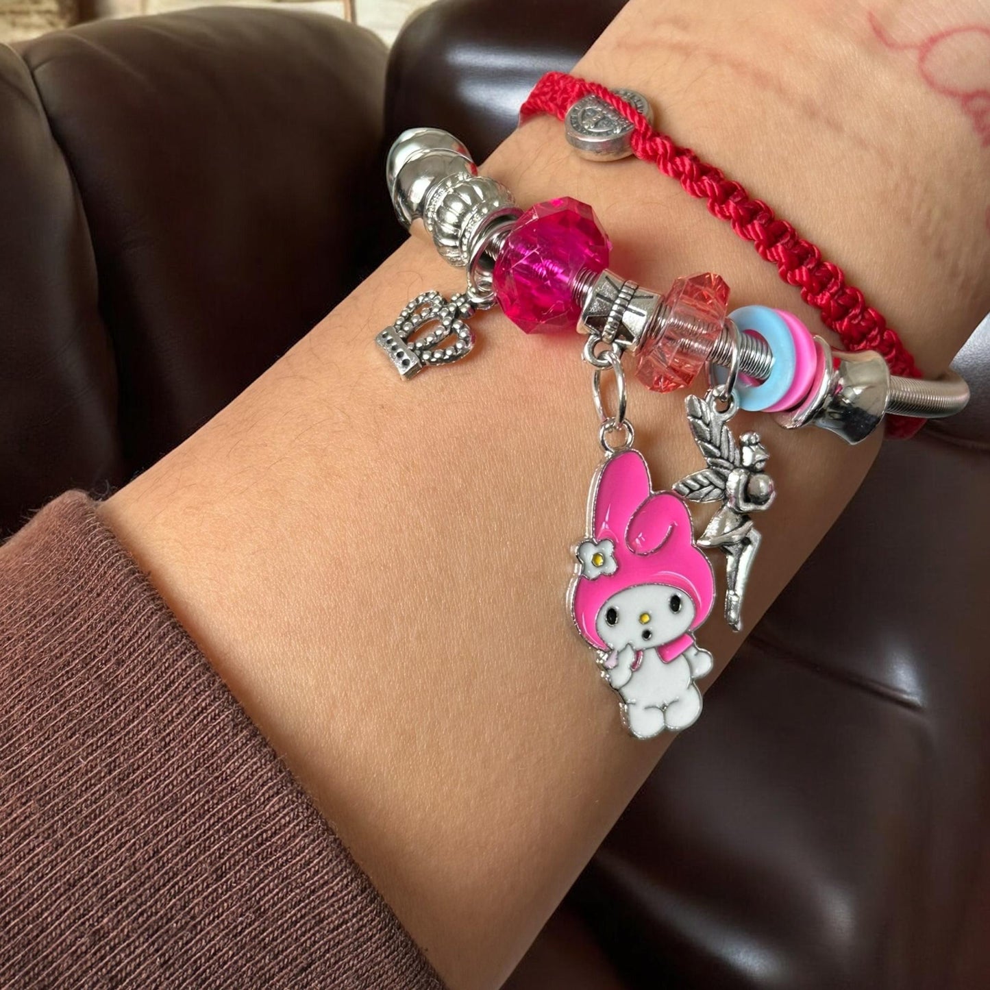 12 Pulseras Tipo Pandoras con Dijes de Figuras $14.9 c/u