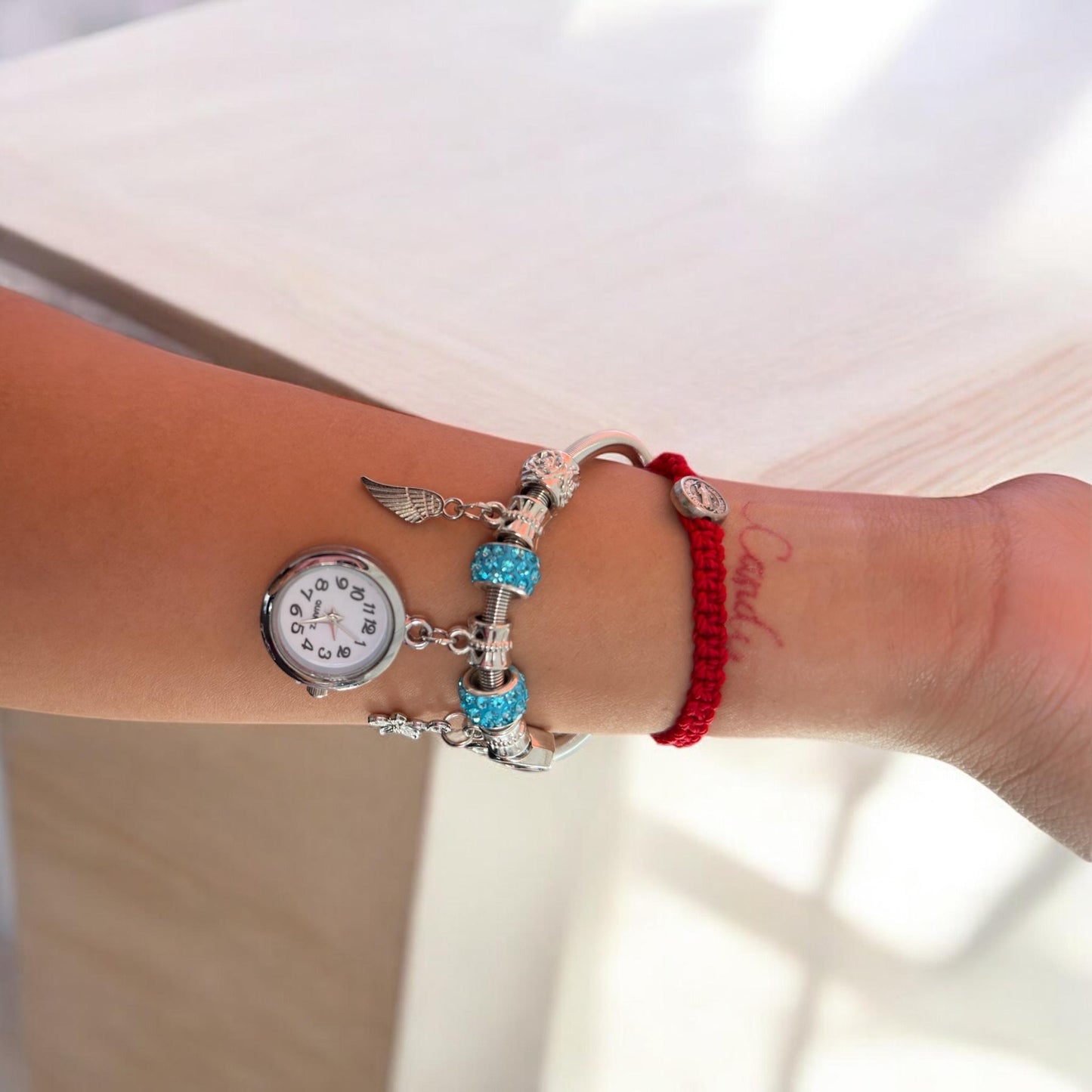 12 Pulseras Con Reloj y Dijes  Tipo Pandora  $39 c/u