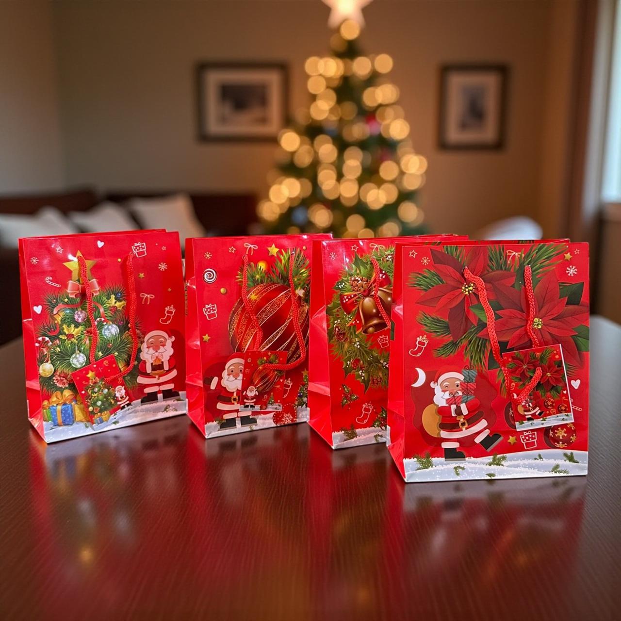 12 Bolsas Regalo Navidad 15X12X6 cm $3.45 c/u