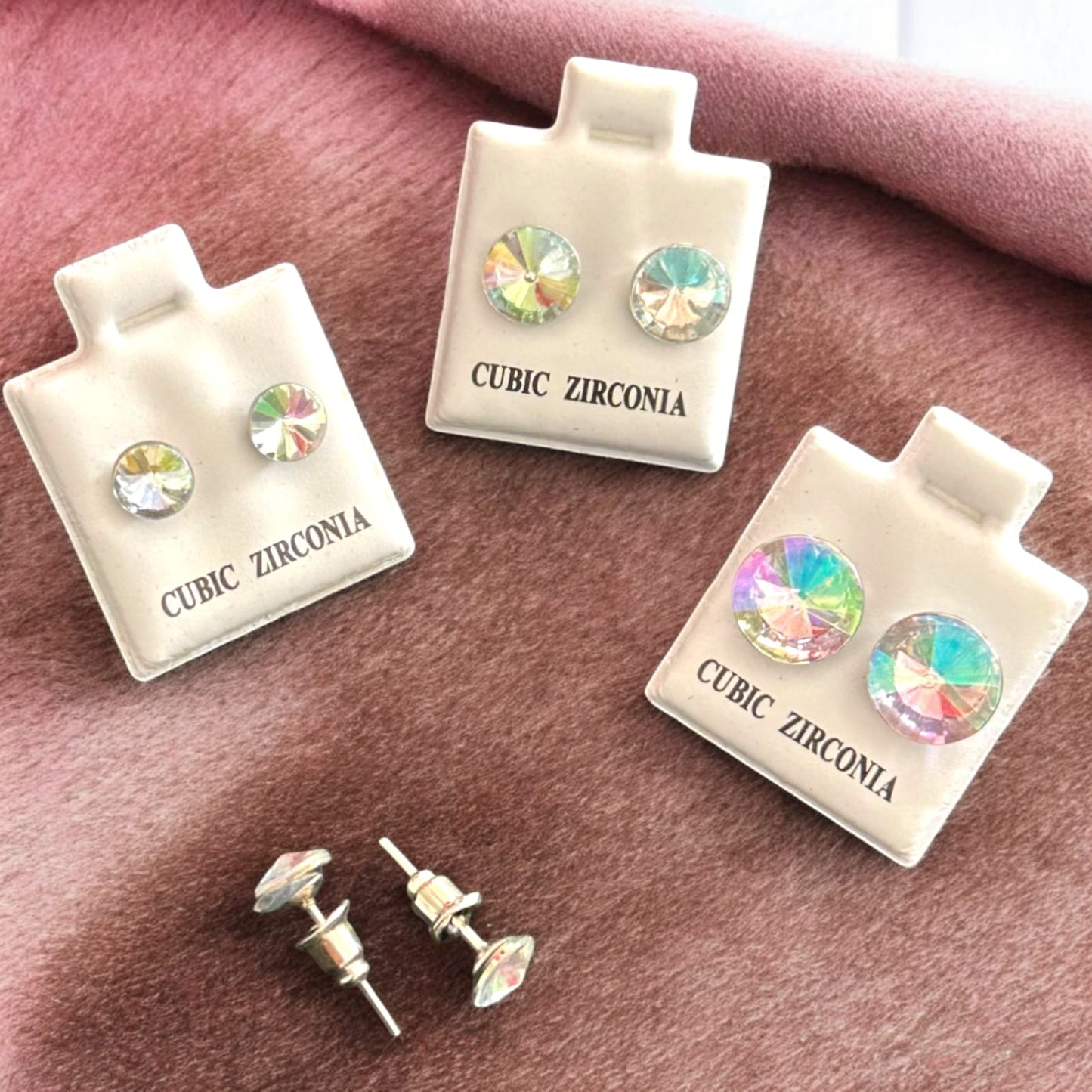 36 Pares de Aretes Pedreria 3 Tamaños Diferentes $2.42 c/u