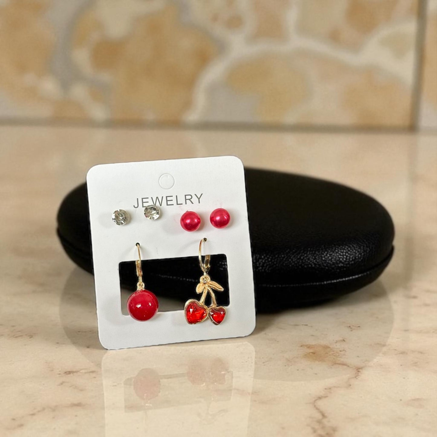 12 Sets de Aretes Cereza/ Pedreria $11.5 c/u