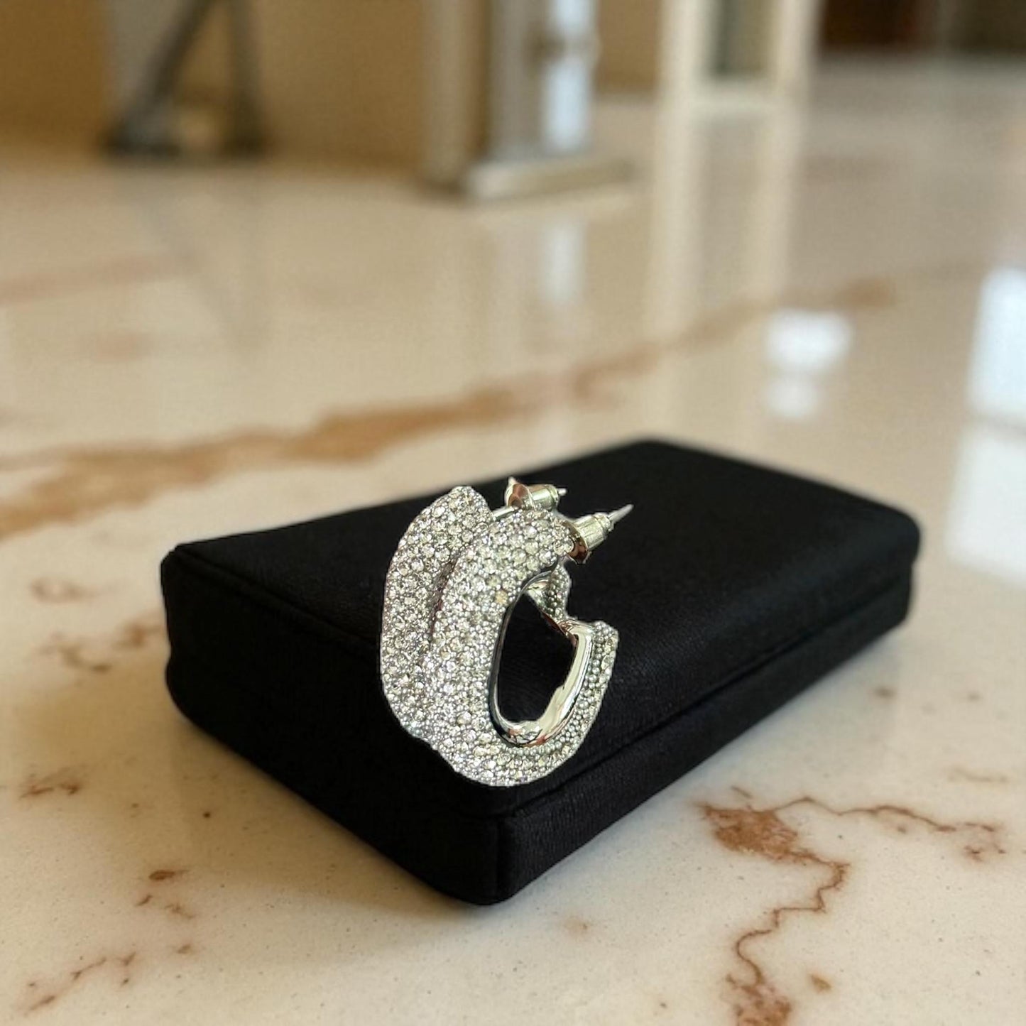 12 Aretes Pedreria Hermosa Dorada/Plateada $19 c/u