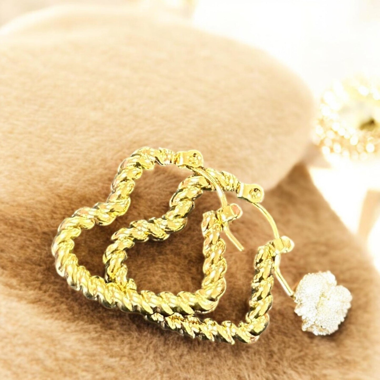 12 Pares de Aretes Dorados Figuras Acero $14 c/u