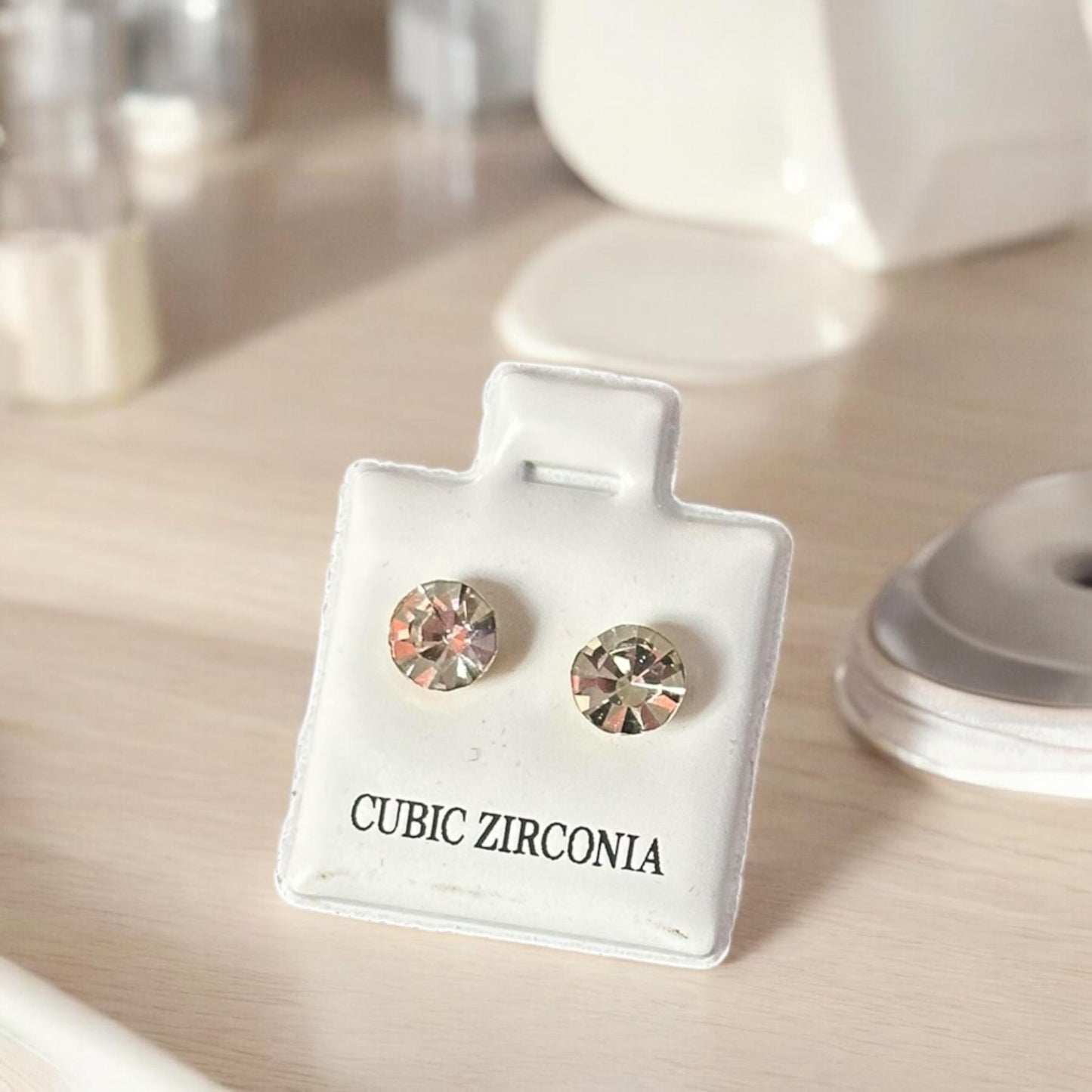 36 Aretes Colgantes Labubus/Capibaras "Zirconia" $5.5 c/u