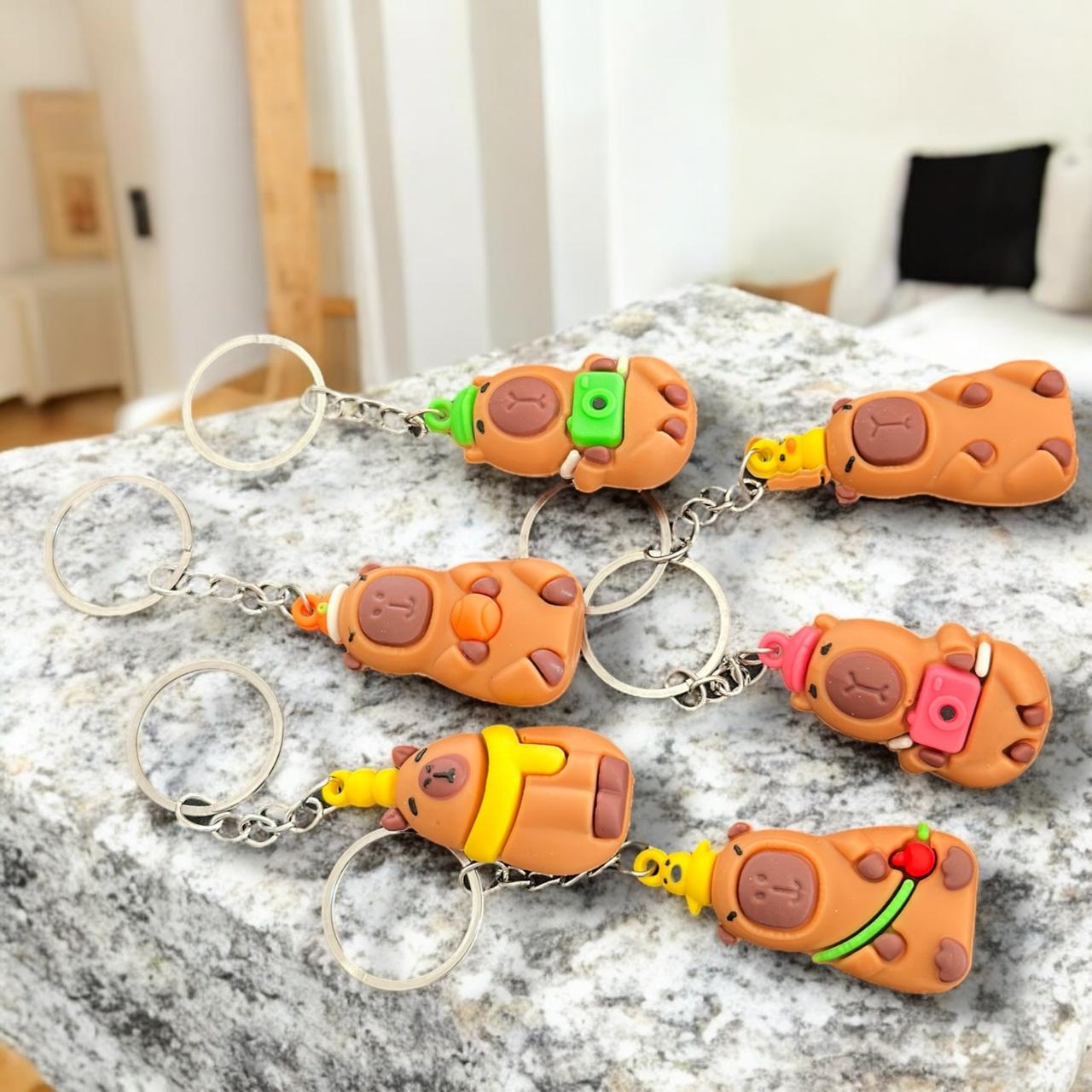 12 Llaveros Capibaras Accesorios $7.5 c/u