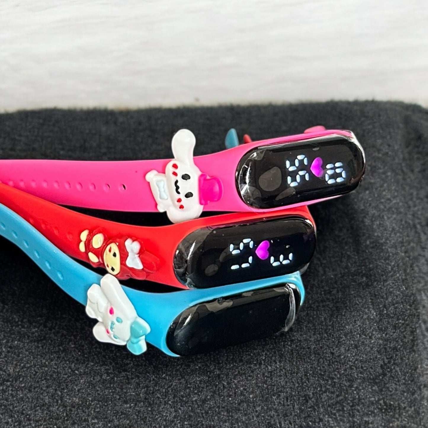 10 Relojs digital Sanrio pulseras $13.9 c/u