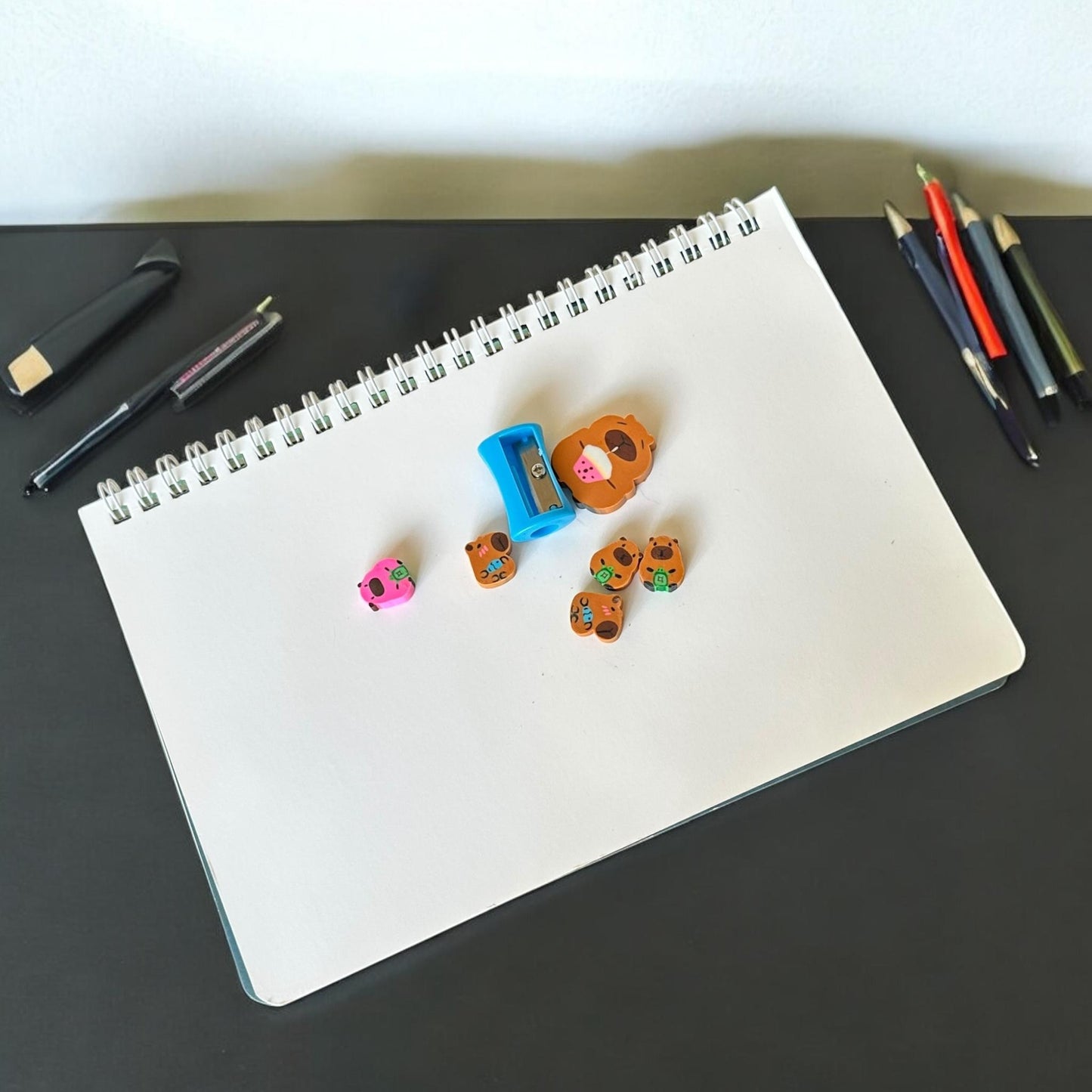 12 Sets de Papeleria Gomas y Sacapuntas $4.95 c/u