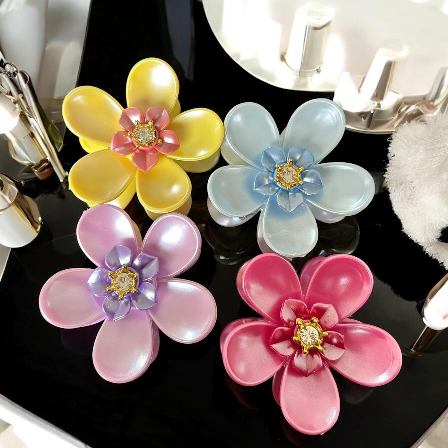 12 Pinzas Flores Dobles con Pedreria en el Centro $16.5 c/u