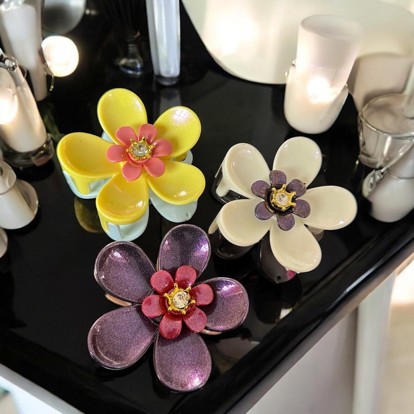 12 Pinzas Flores Dobles con Pedreria en el Centro $16.5 c/u