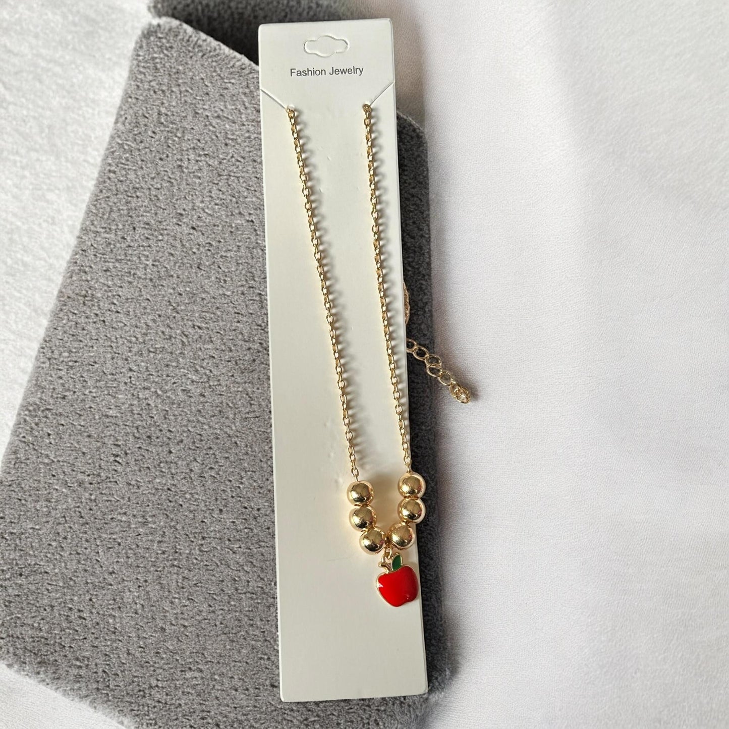 12 Collares Cerezas/Fresas Bolitas $8.3 c/u