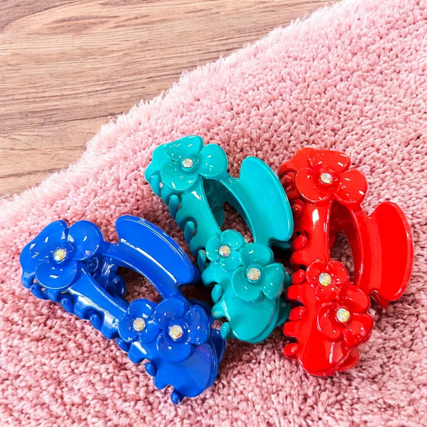 12 Pinzas Flores con Pedreria $12 c/u