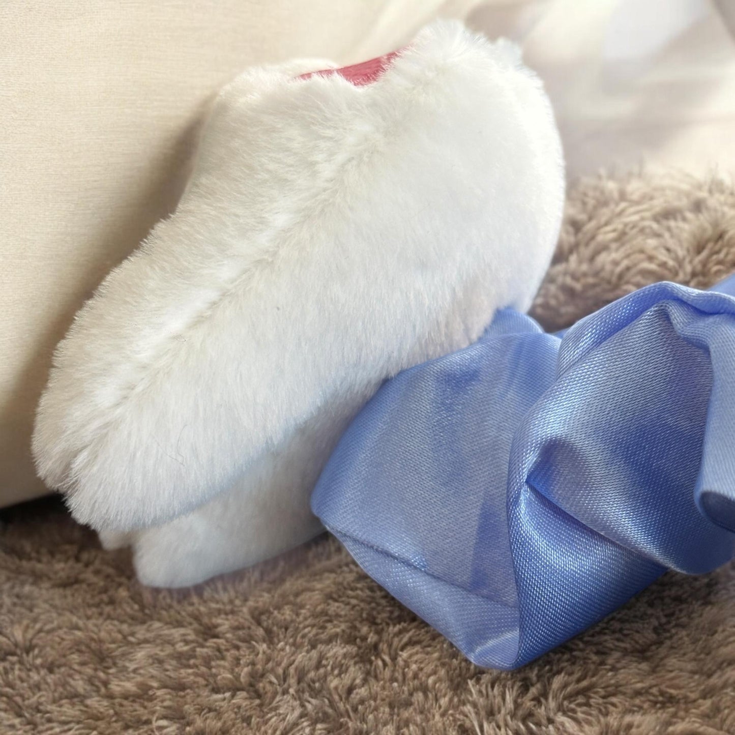 12 Scrunchie Satin Sanrio con Peluche $15.75 c/u