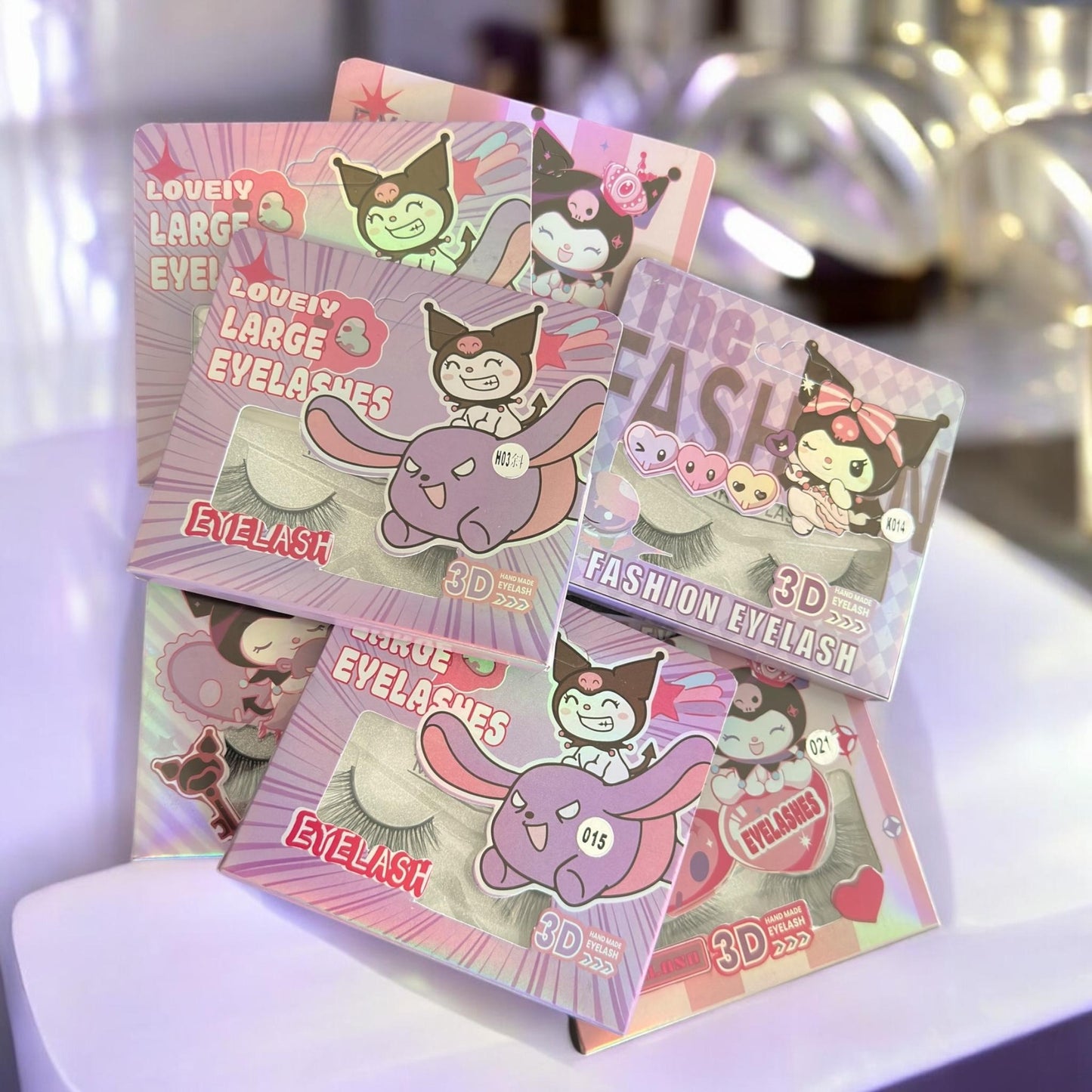 12 Pestañas Postizas Sanrio Kuromi $6.9 c/u