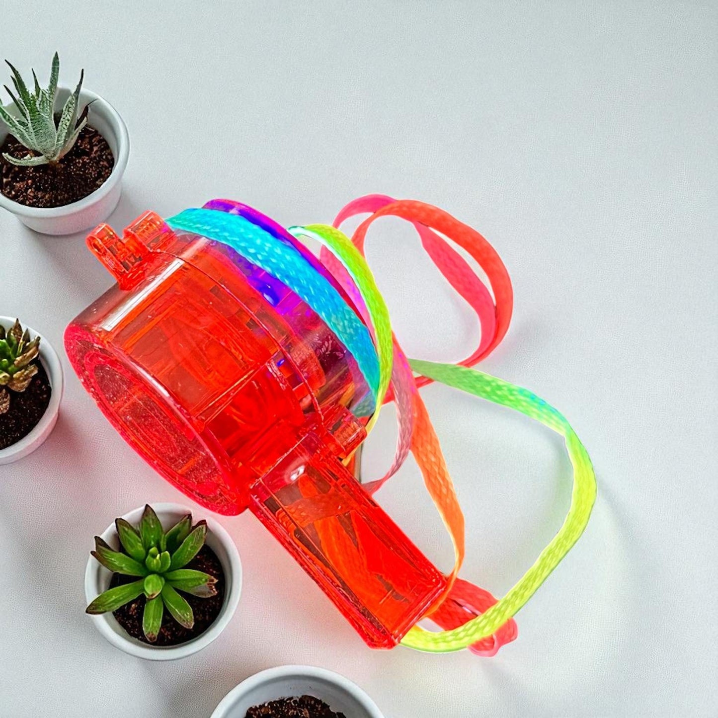 12 Silbatos con Correa de colores y Luces $7.25 c/u