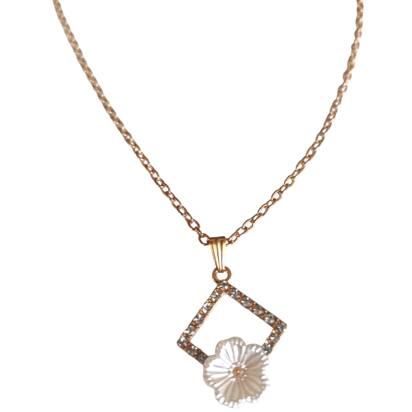 12 Collares con dije flor $6.80 c/u