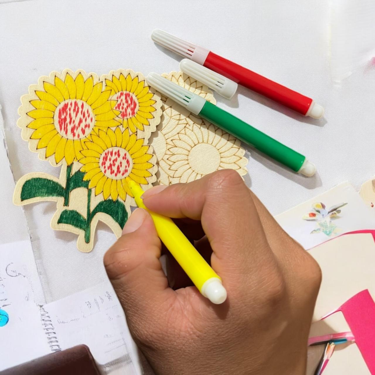 12 Sets para Pintar en Madera, Figuras y Plumones $8.9 c/u