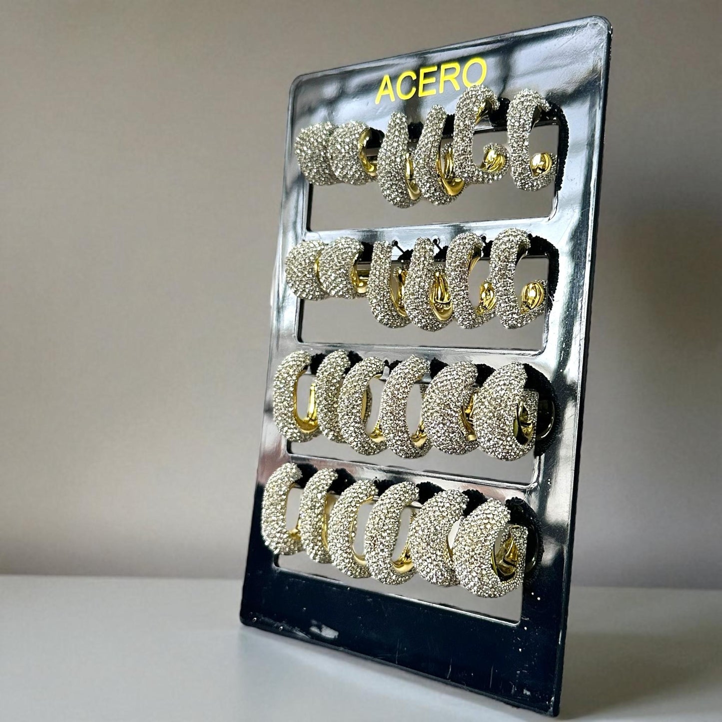 12 Aretes Pedreria Hermosa Dorada/Plateada $19 c/u