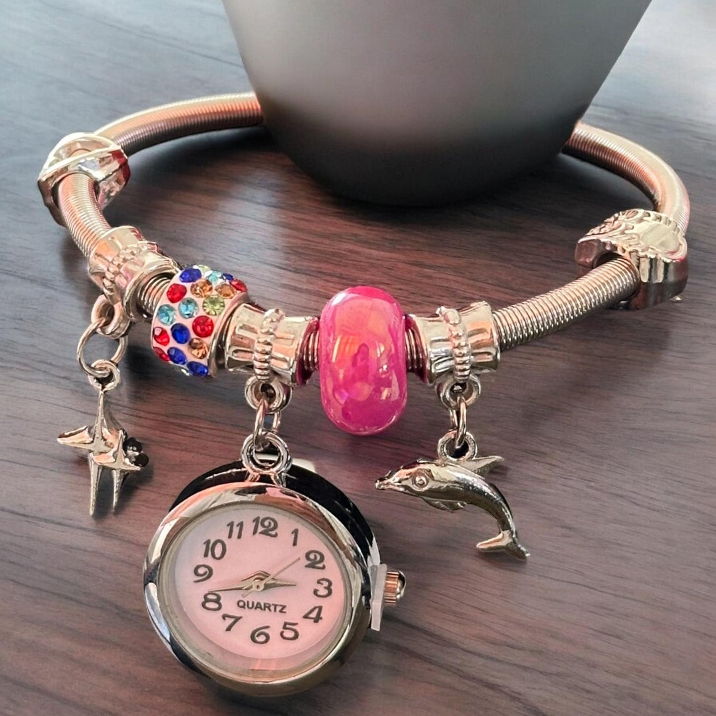 12 Pulseras Con Reloj y Dijes  Tipo Pandora  $39 c/u