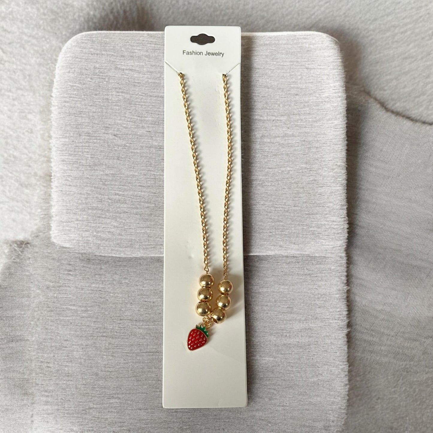 12 Collares Cerezas/Fresas Bolitas $8.3 c/u