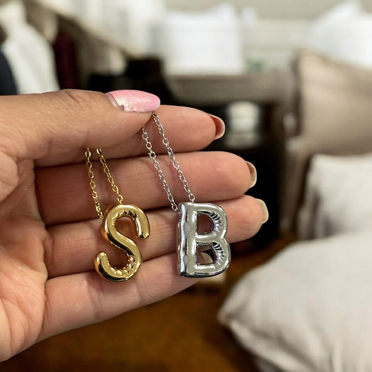 12 Collares Letras Dije Dorado/Plateado $18 c/u (Acero inoxidable)