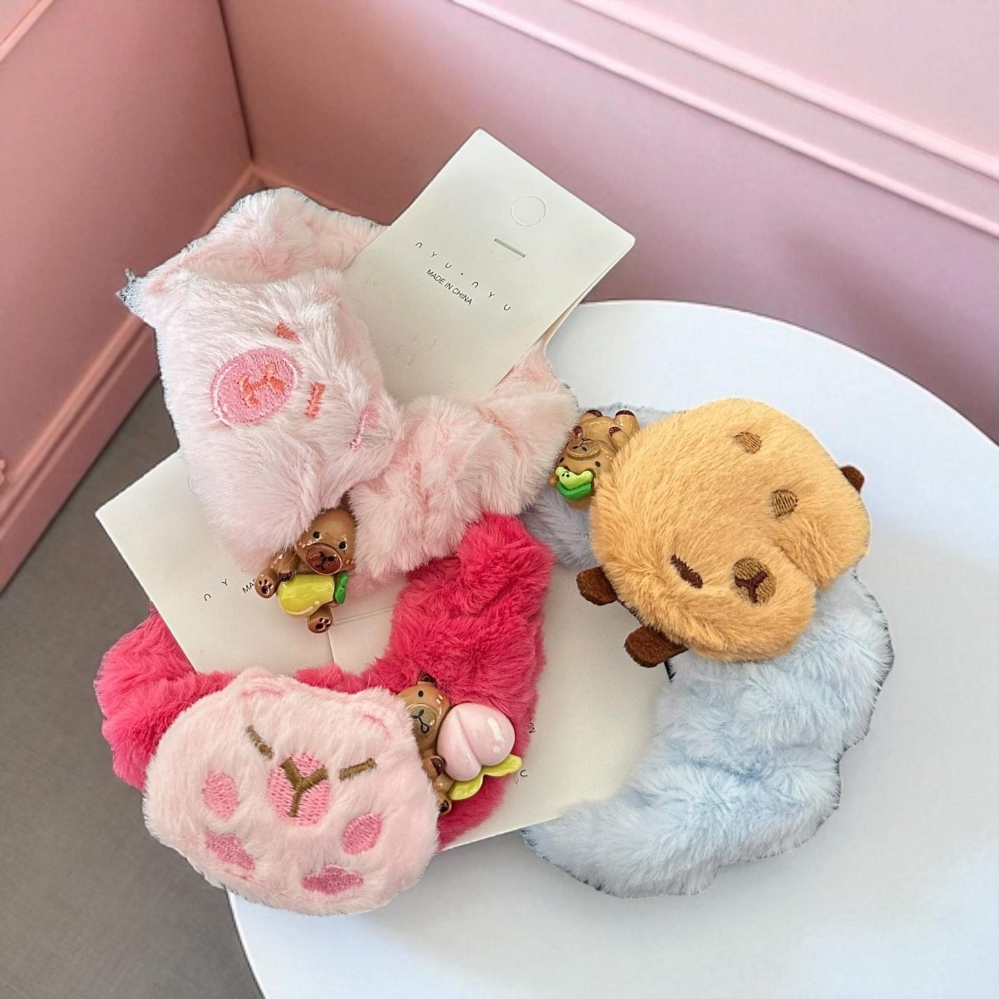 12 Scrunchies Capibaras Peluche $14.5 c/u