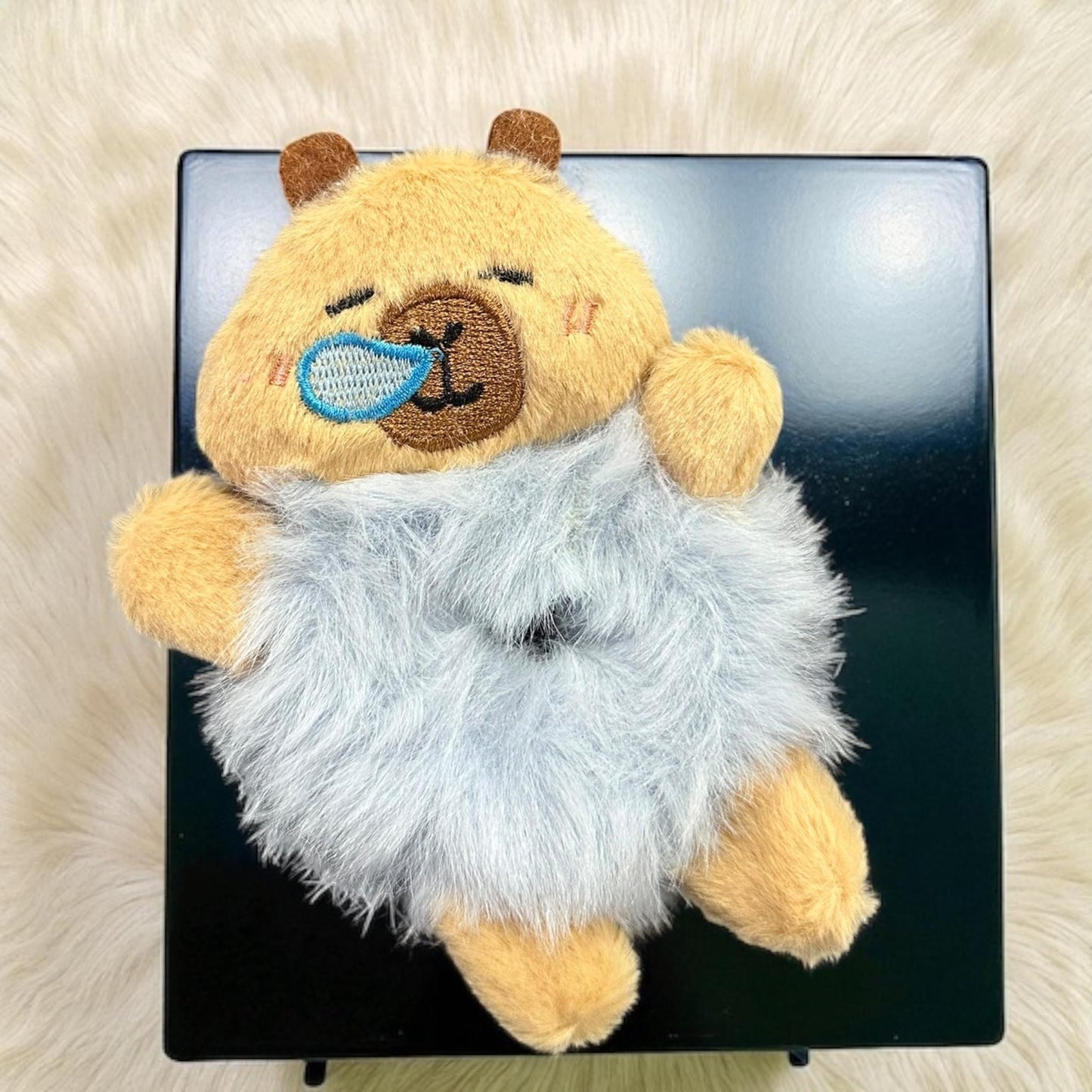 12 Scrunchies Capibaras Peluches $18 c/u