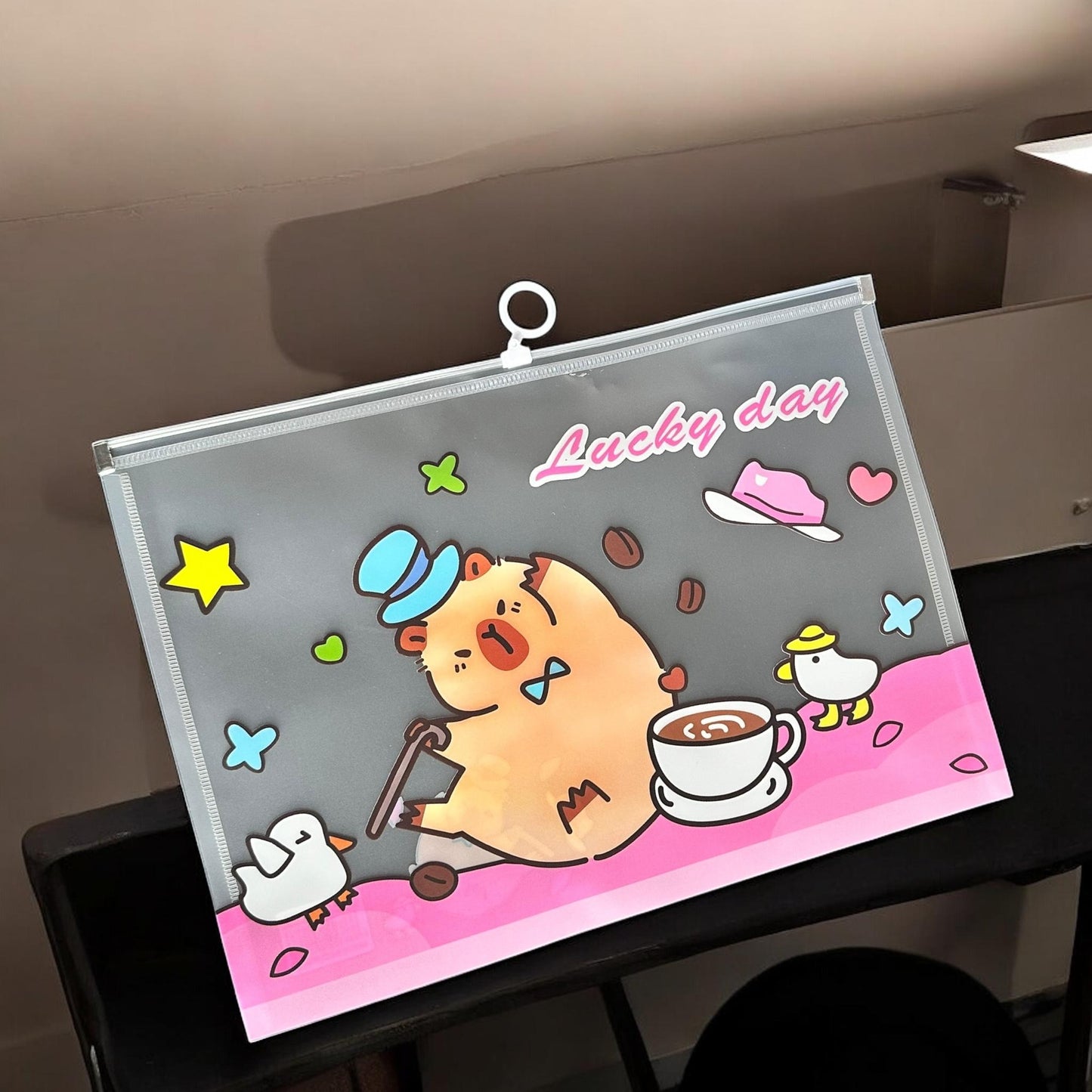 12 Folders Capibaras con Abre Facil $8.9 c/u