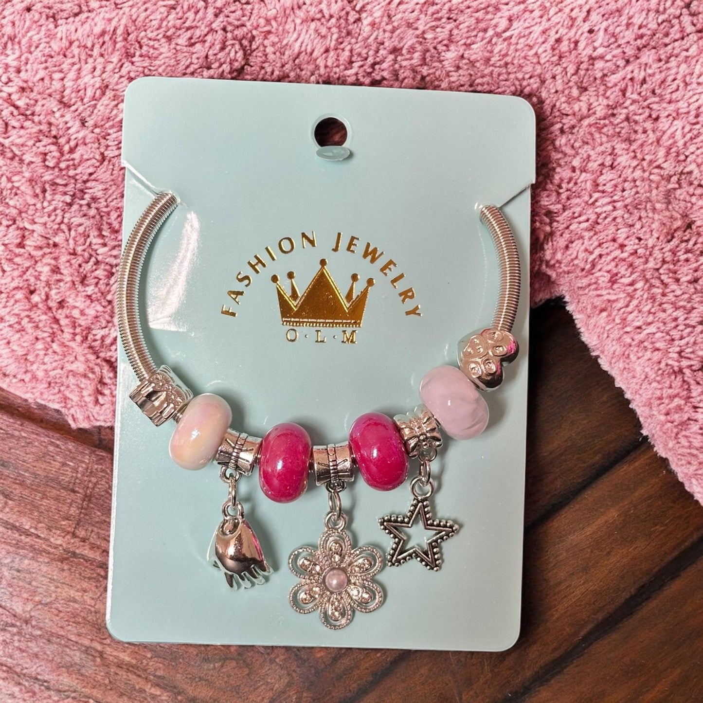 12 Pulseras Tipo Pandoras con Dijes de Figuras $14.9 c/u