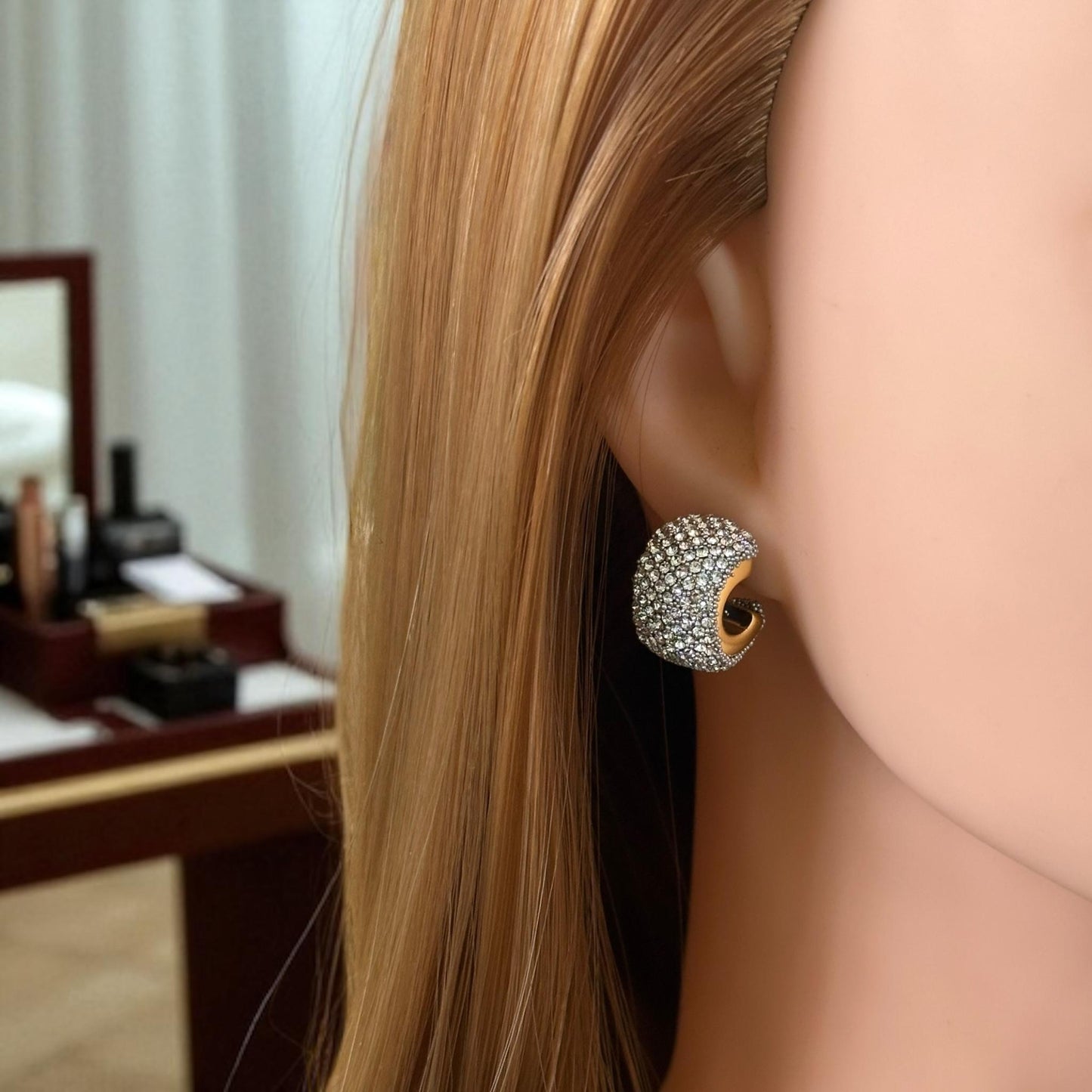 12 Aretes Pedreria Hermosa Dorada/Plateada $19 c/u