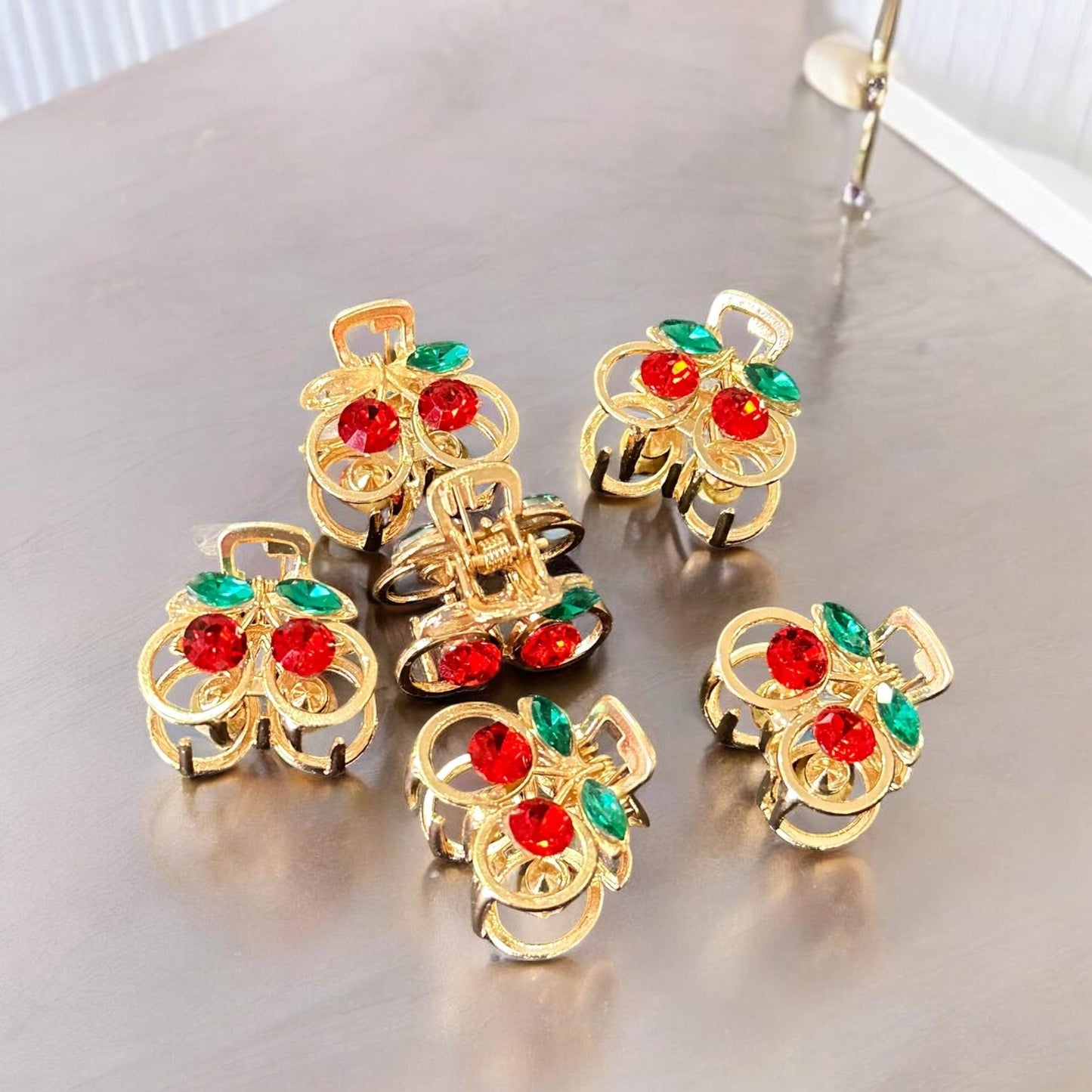 12 Mini Pinzas Cerezas Pedreria $6.75 c/u