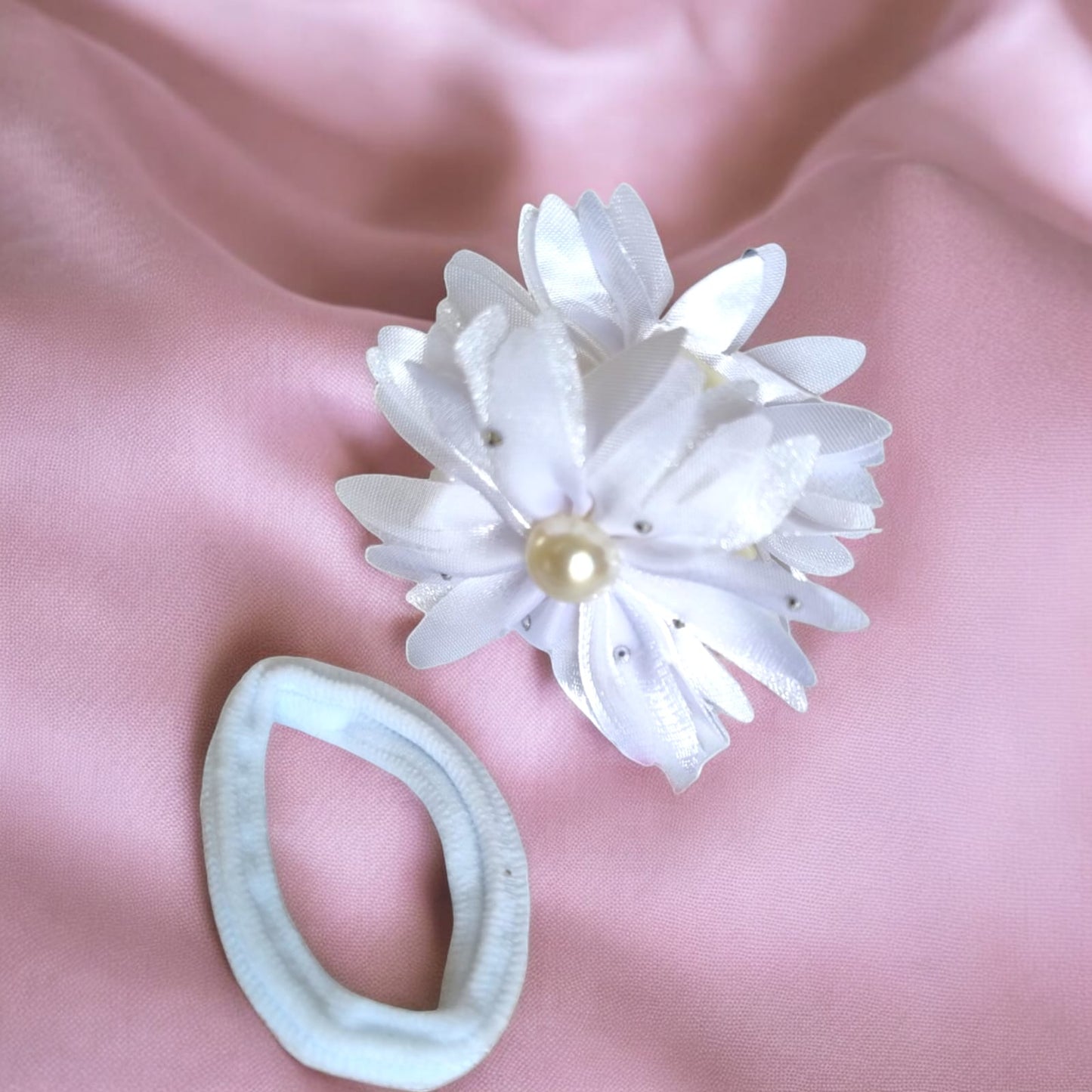 12 Sets de liga y Moño con Perlita $6.30 c/u