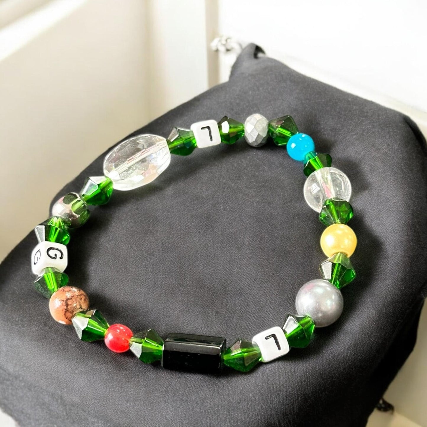 12 Pulseras Letras y Pedreria $3.9 c/u